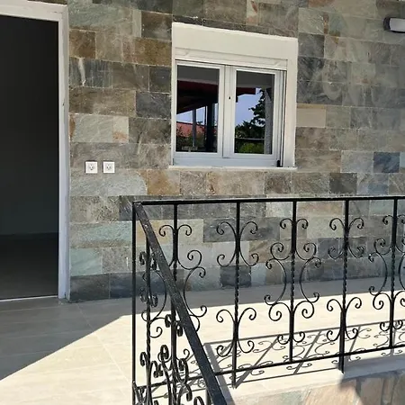 Getaway * نيا إيراكليا