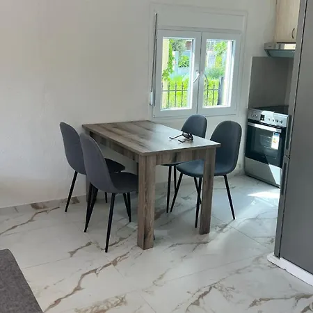 Getaway نيا إيراكليا